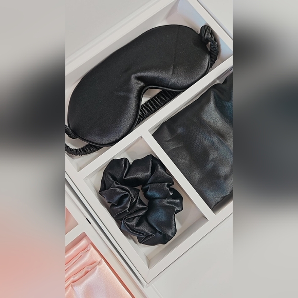 Luxury GIFT set 100% Silk Pillow Case, Sleeping Eye Mask, Scrunchies - Picture 8 of 8